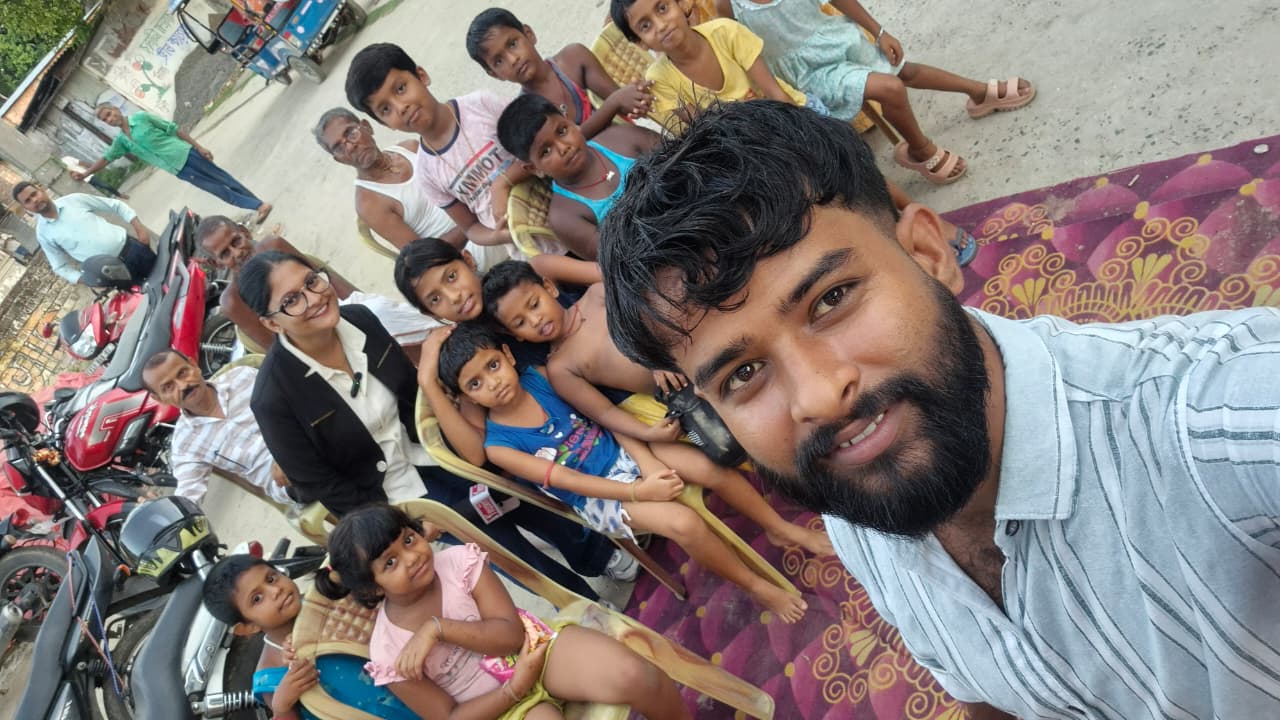Sharing Food, Spreading Hope: Swapnopuron Reaches Families in Raiganj SubhashGanj